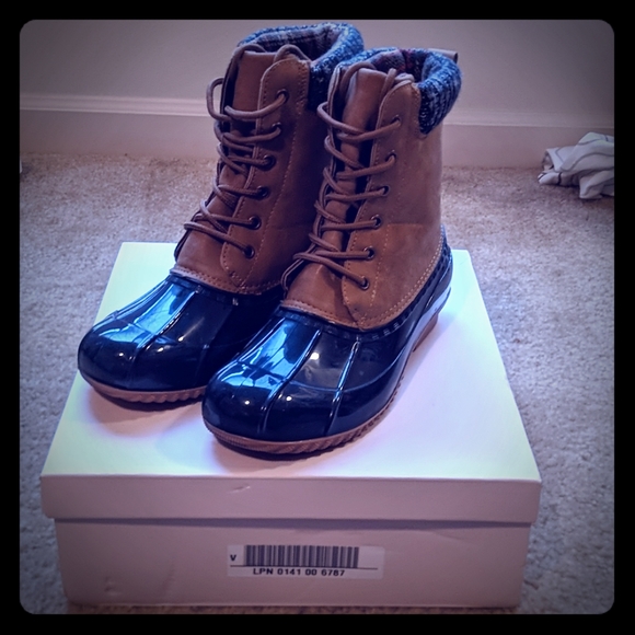 evi duck boots